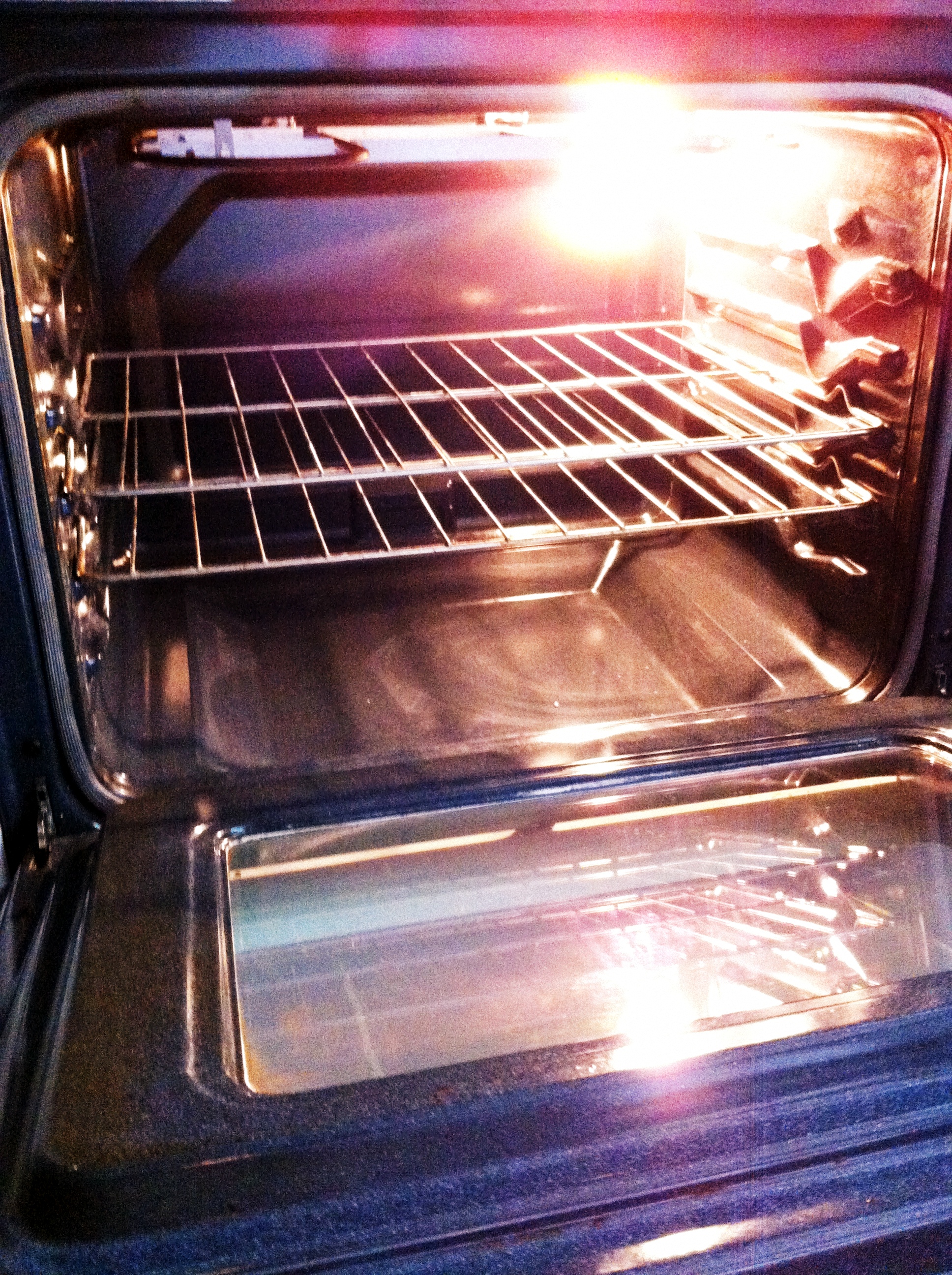 Cleaning your ovenwith magic! (AKA baking soda and dryer sheets